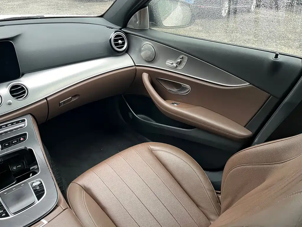 Mercedes-Benz E-Class 2019 — фото 12