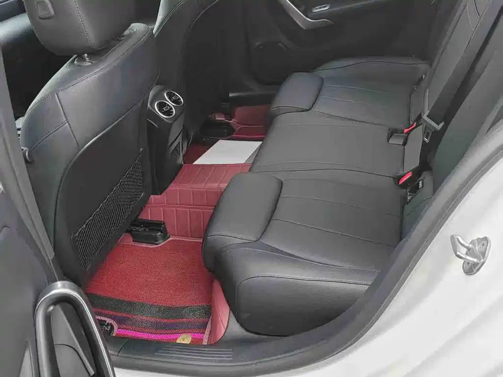 Mercedes-Benz A-Class 2022 — фото 6
