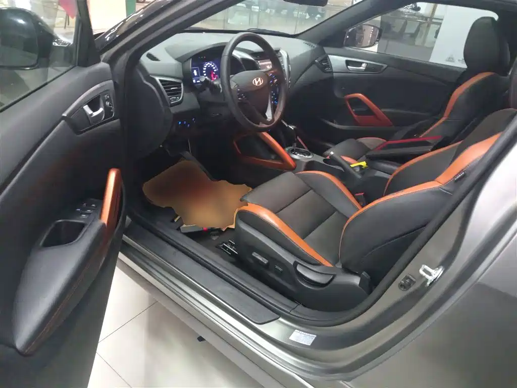 Hyundai Veloster 2017 — фото 15