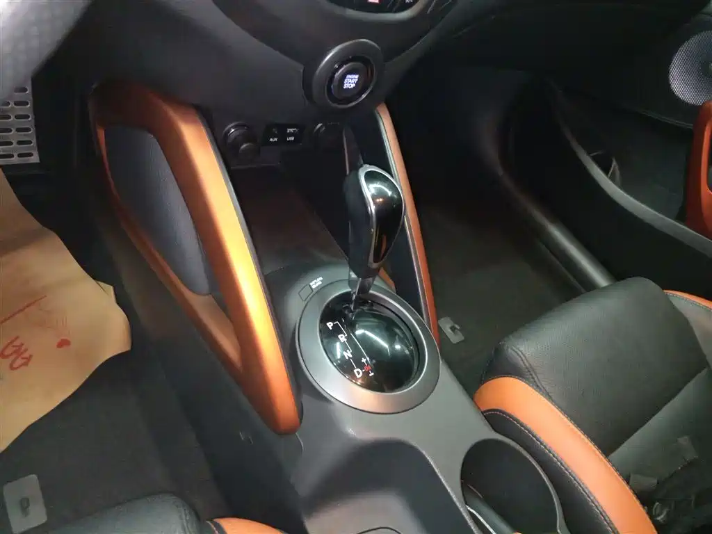Hyundai Veloster 2017 — фото 14