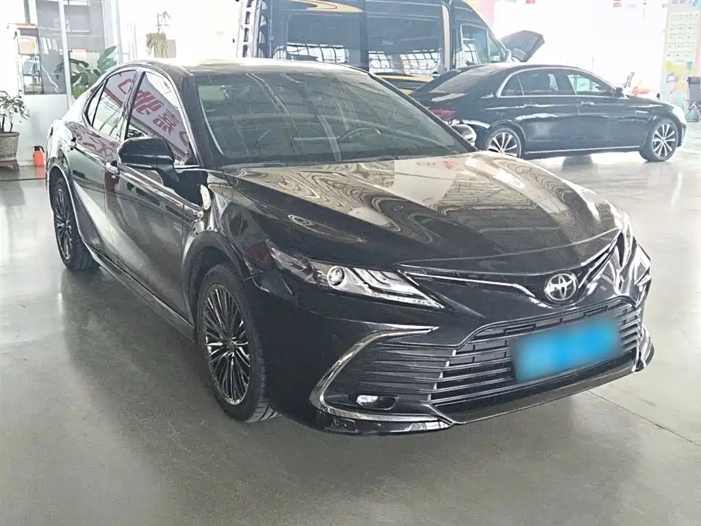 Toyota Camry 2022 — фото 4