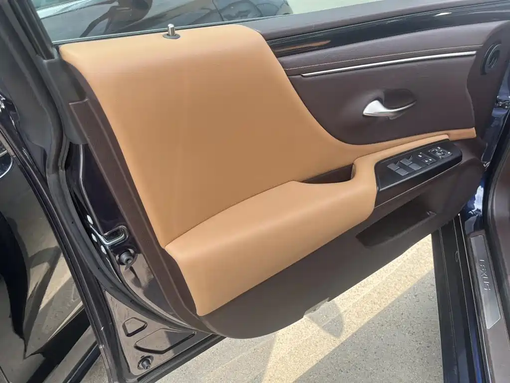 Lexus ES 2018