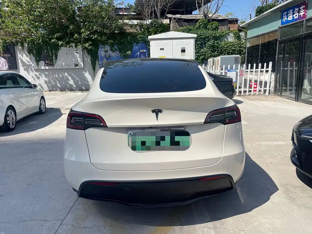Tesla Model Y 2022 — фото 4