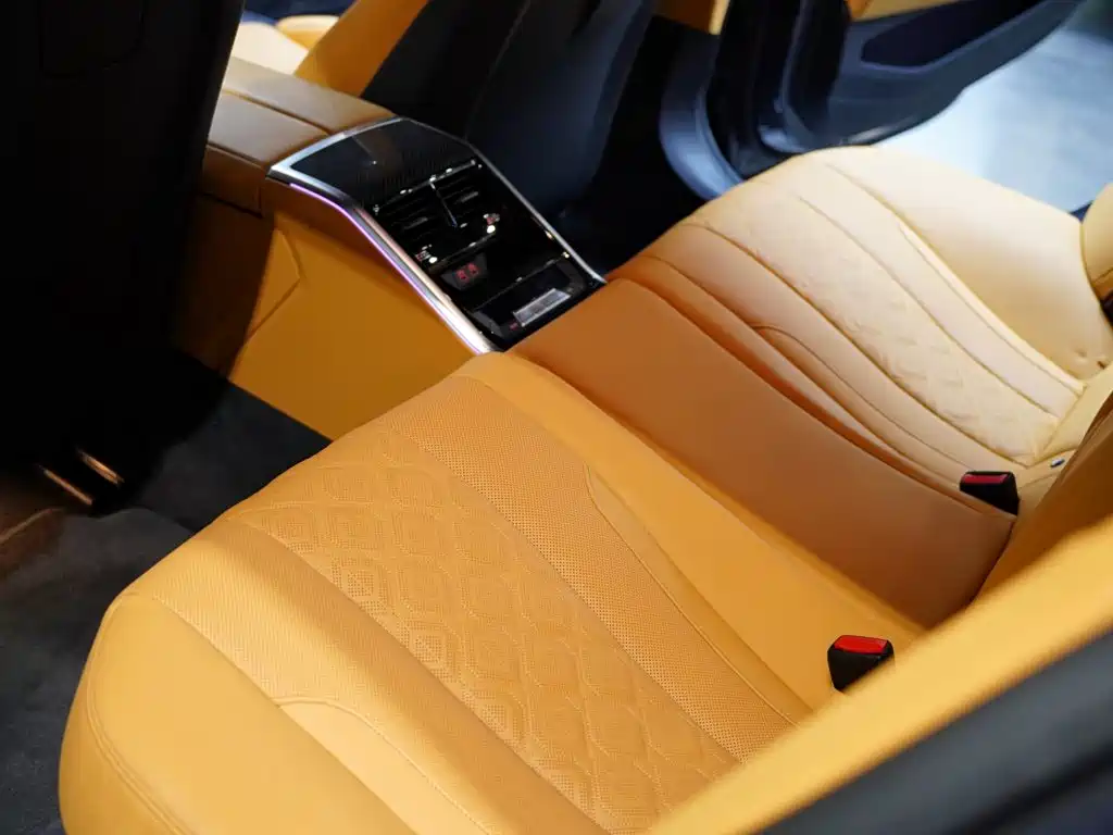 BMW M8 2021 — фото 23