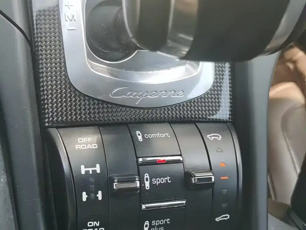 Porsche Cayenne 2015 — фото 9