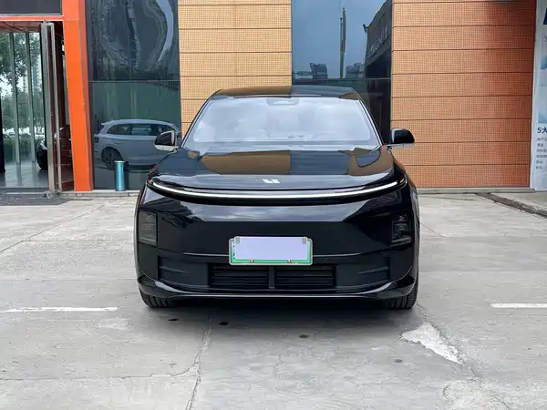 Li Auto L6 2025