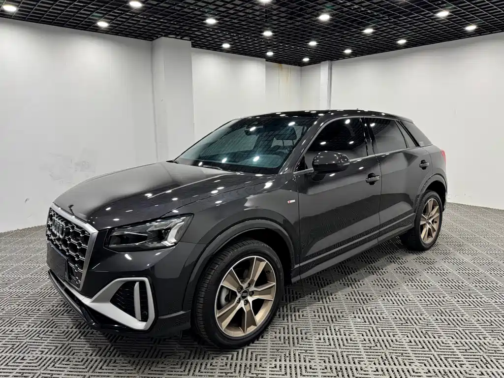 Audi Q2L 2023 — фото 3
