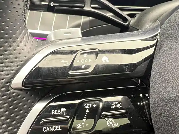 Mercedes-Benz C-Class 2024
