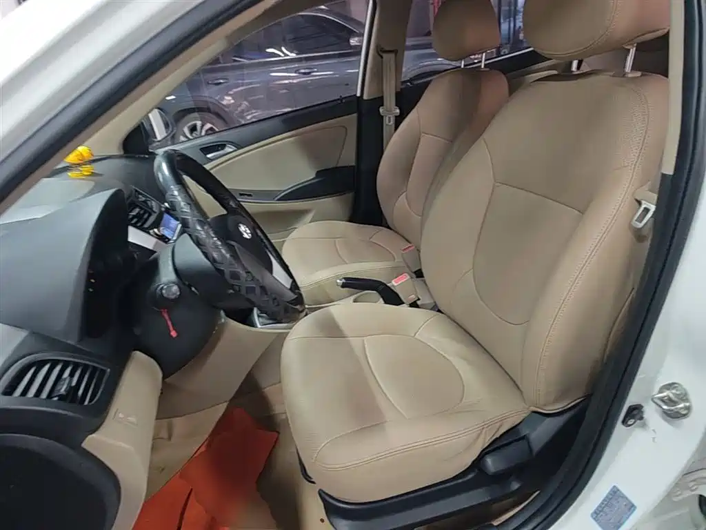 Hyundai Verna 2016 — фото 15