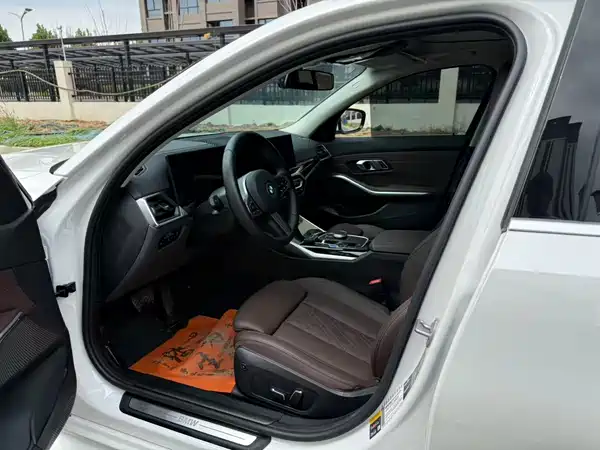 BMW i3 2025
