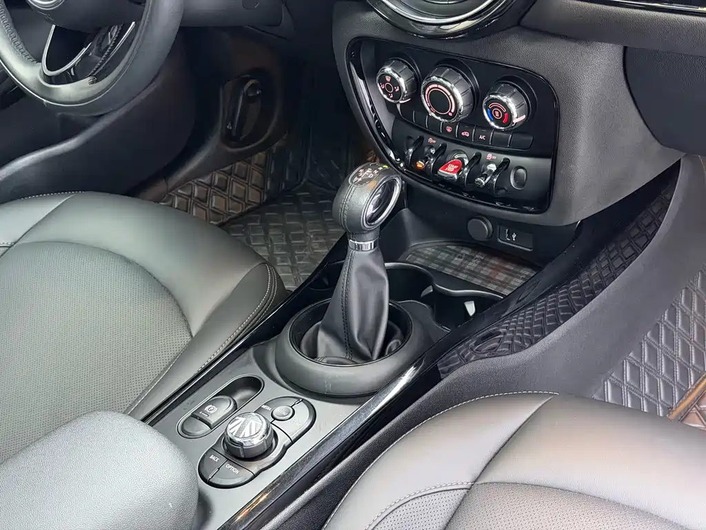 MINI Clubman 2019 — фото 11