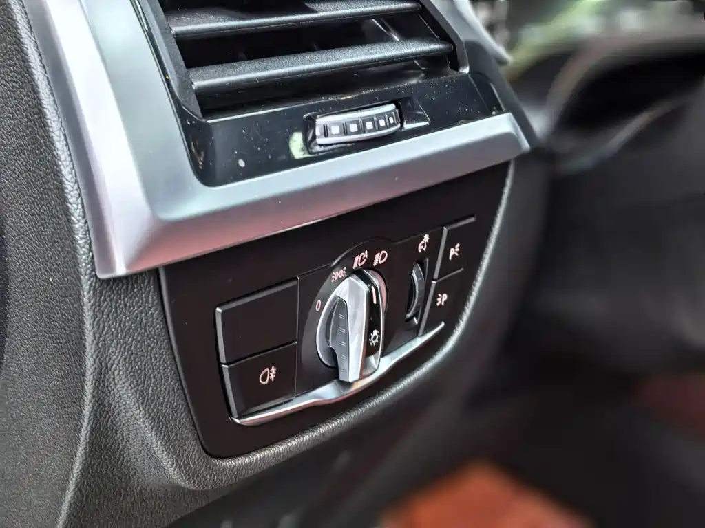 BMW X4 2019 — фото 18