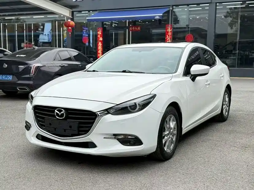 Mazda 3 Axela 2018 — фото 1