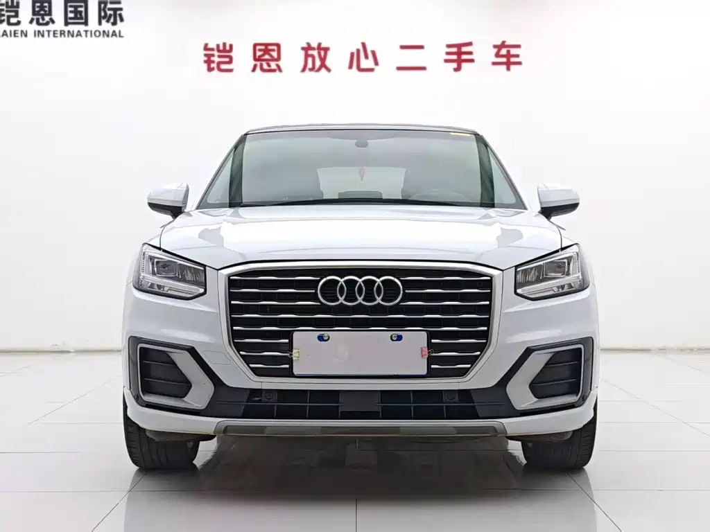 Audi Q2L 2019
