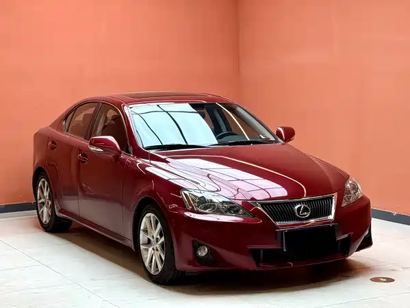 Lexus IS 2012