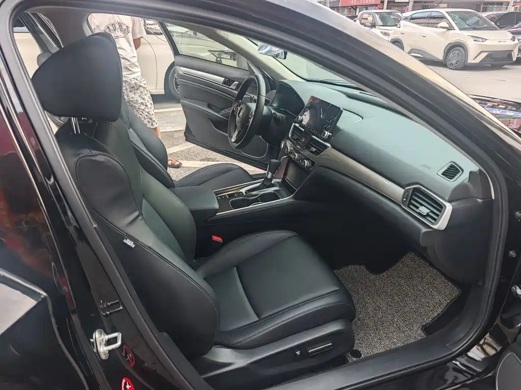 Honda Accord 2021 — фото 10