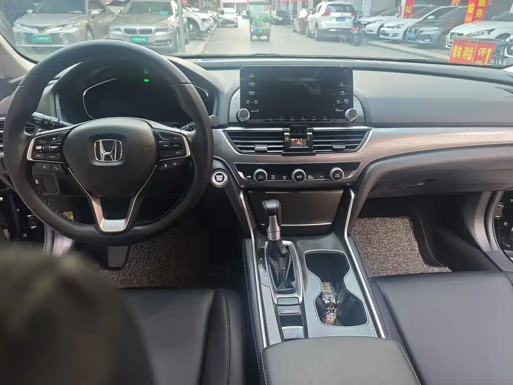 Honda Accord 2021 — фото 13
