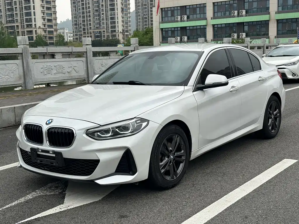 BMW 1 Series 2021 — фото 1