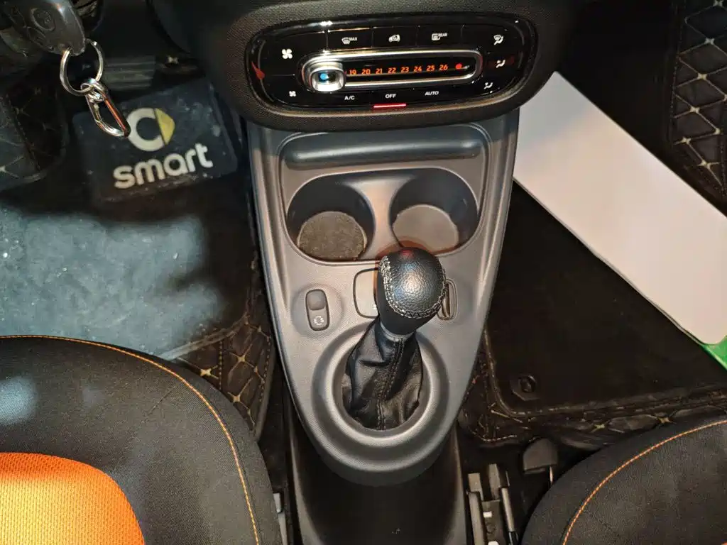 smart fortwo 2017 — фото 12