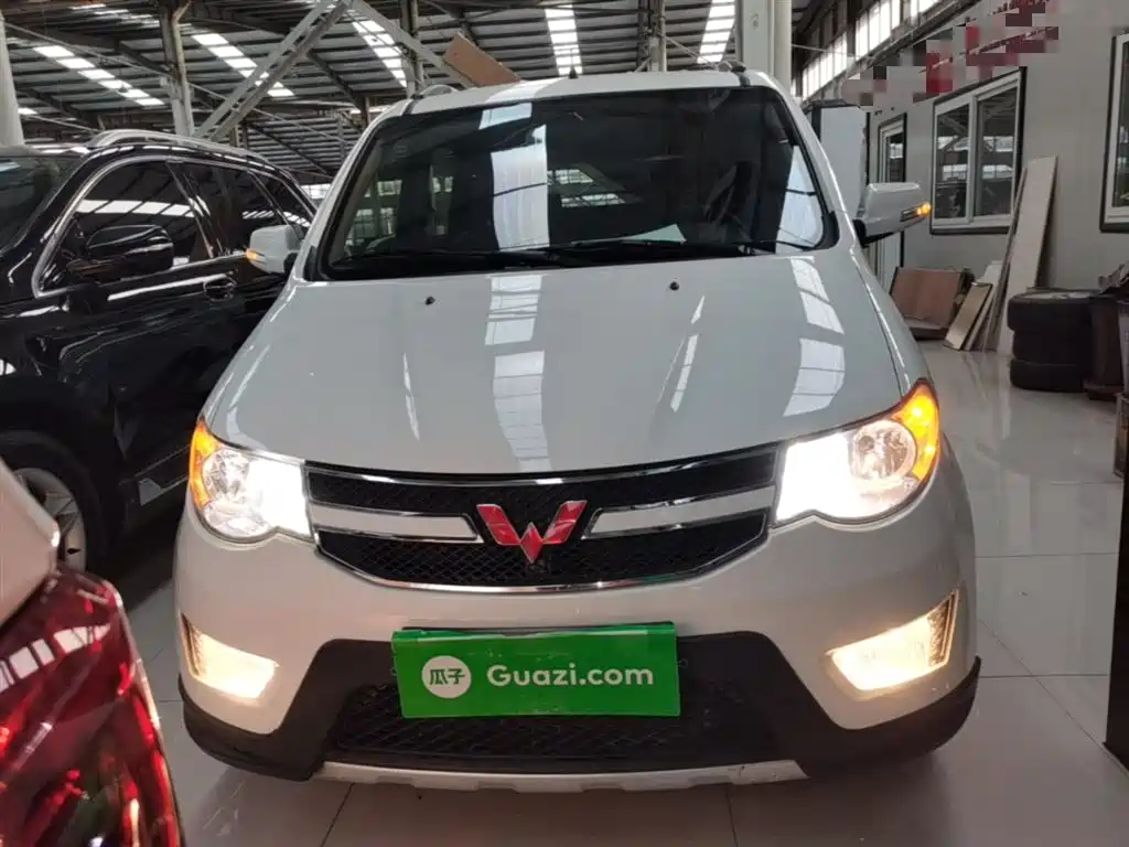 Wuling Hongguang 2015 — фото 3
