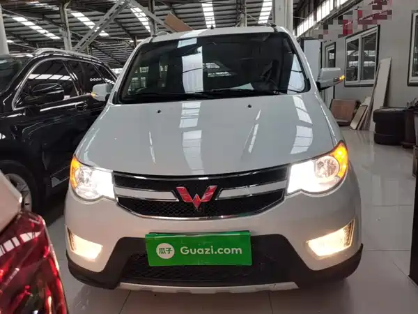 Wuling Hongguang 2014