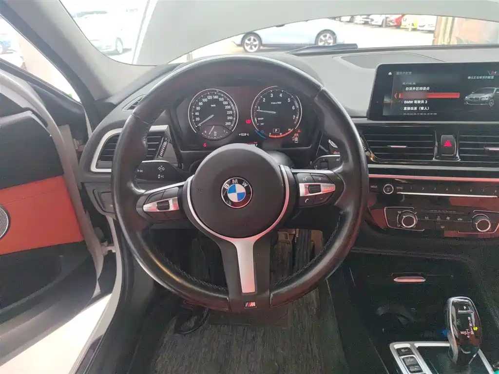 BMW 1 Series 2021 — фото 11