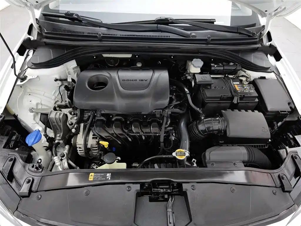 Hyundai Elantra 2019 — фото 6