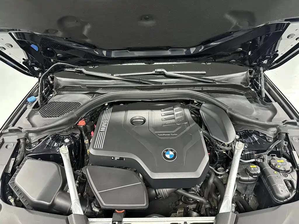 BMW 5 Series 2021 — фото 16
