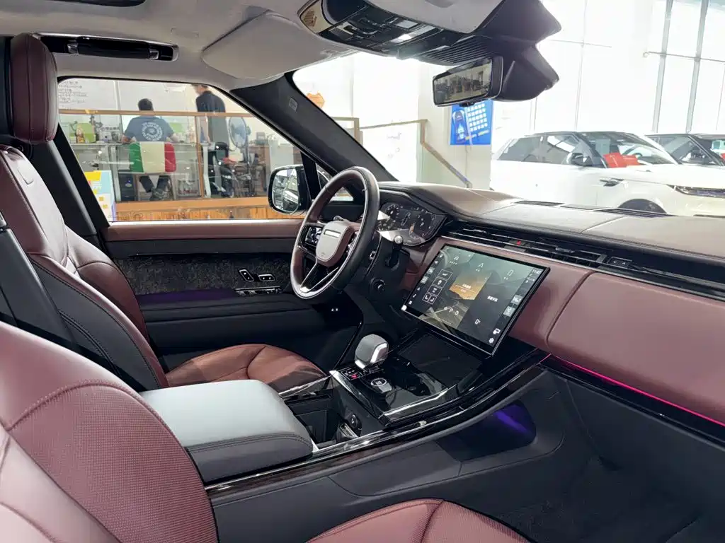 Land Rover Range Rover Sport 2024 — фото 13