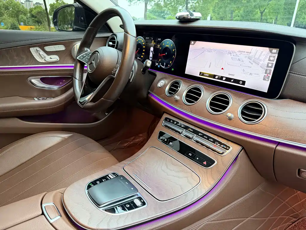 Mercedes-Benz E-Class 2022 — фото 17