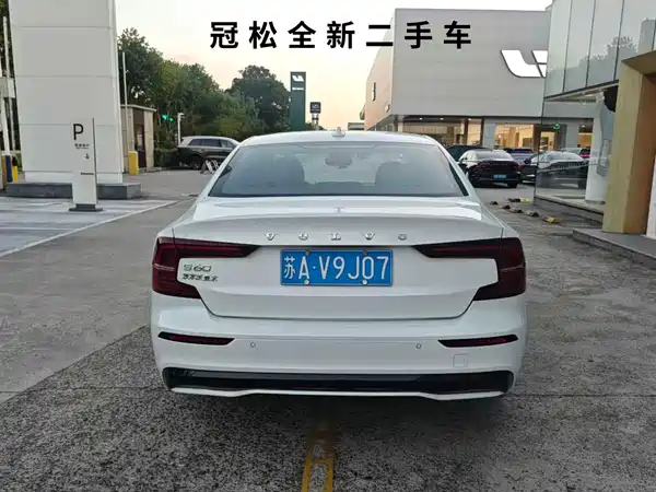 Volvo S60 2024