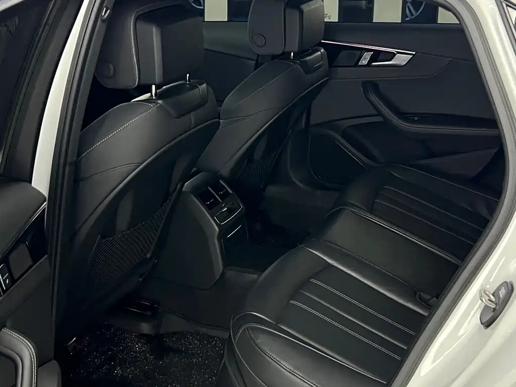 Audi A4L 2025