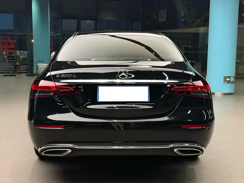 Mercedes-Benz E-Class 2022 — фото 4
