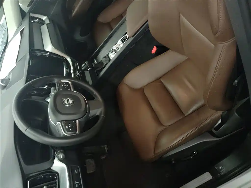 Volvo XC60 2020 — фото 15