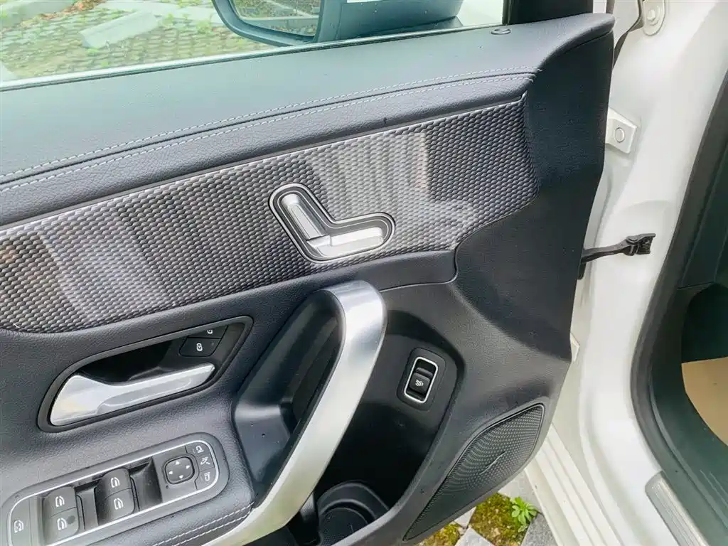 Mercedes-Benz A-Class 2020 — фото 13