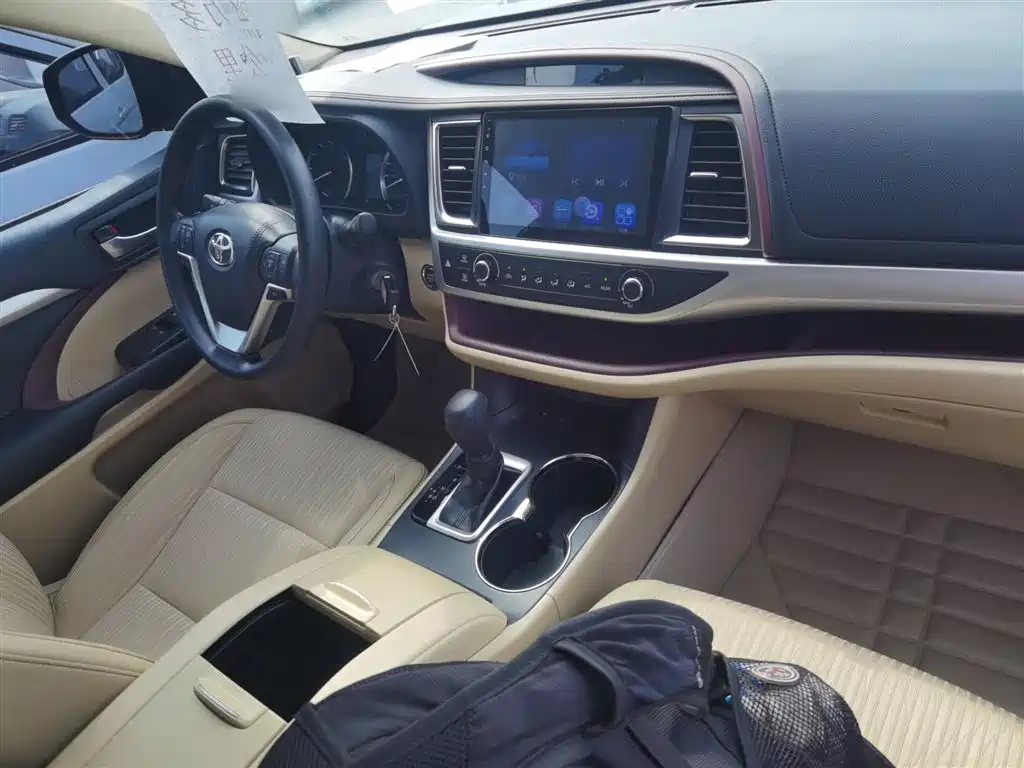 Toyota Highlander 2017 — фото 10