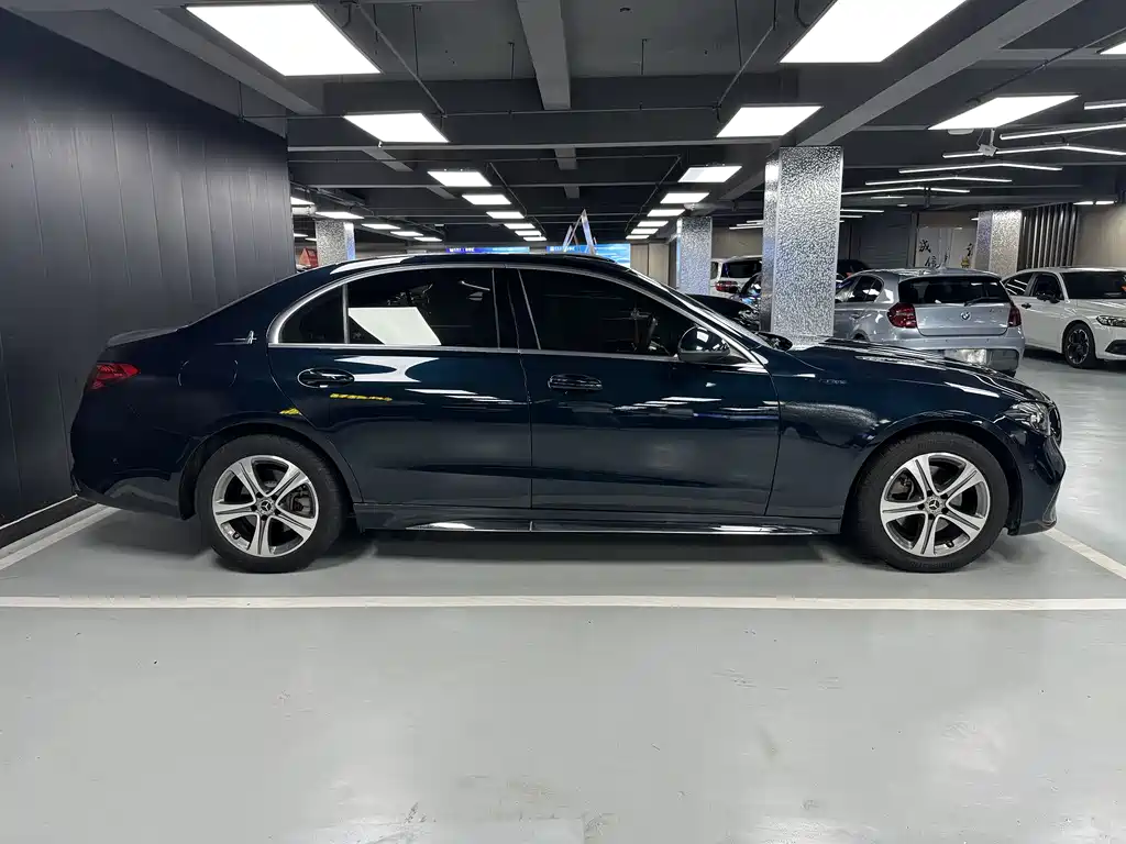 Mercedes-Benz C-Class 2022 — фото 4