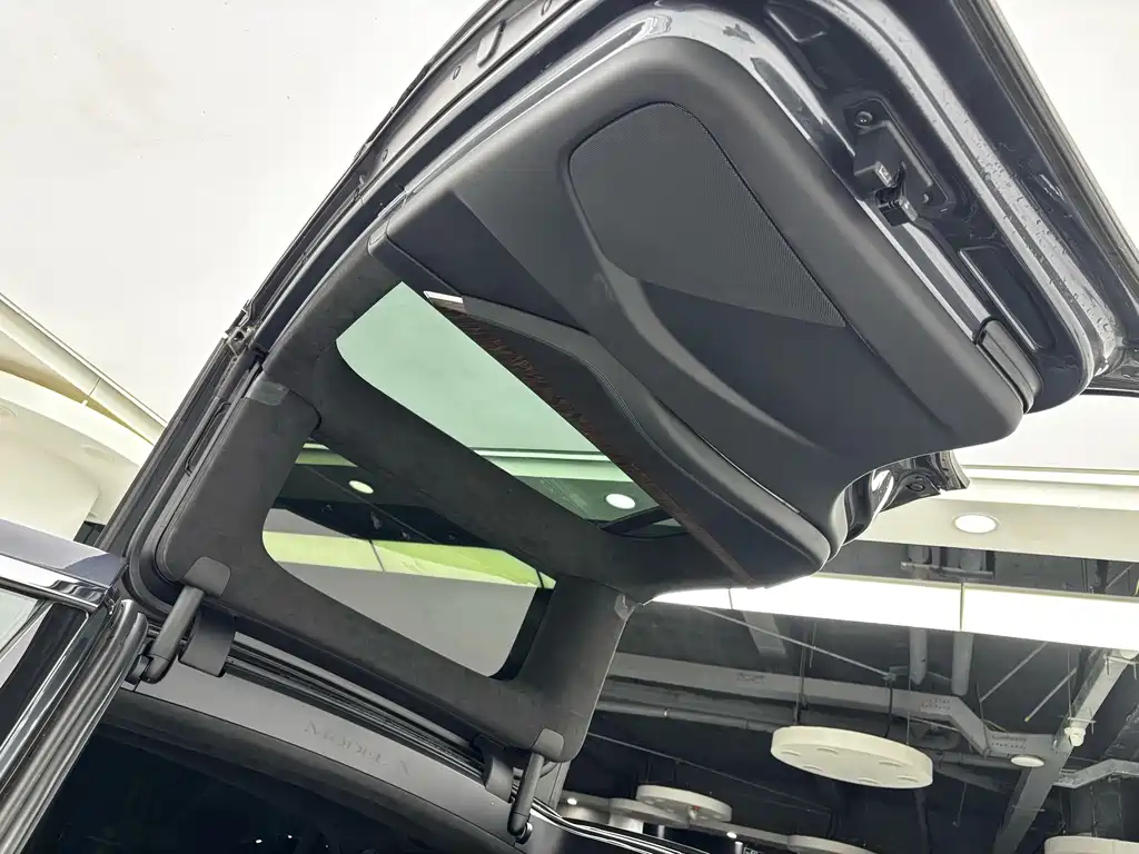 Tesla Model X 2018 — фото 26