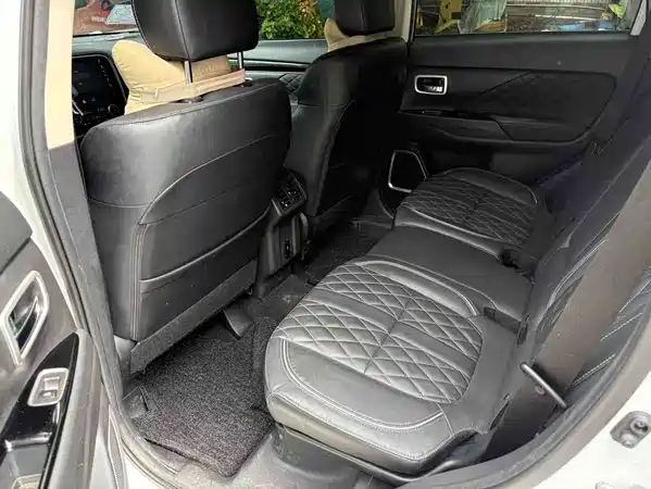 Mitsubishi Outlander 2023