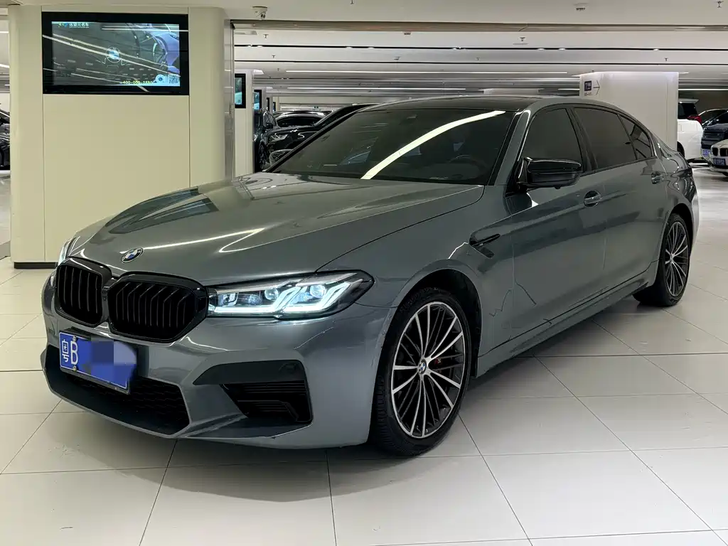 BMW 5 Series 2021 — фото 1