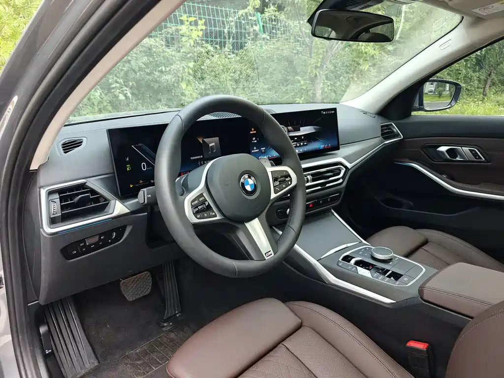 BMW 3 Series 2024 — фото 16