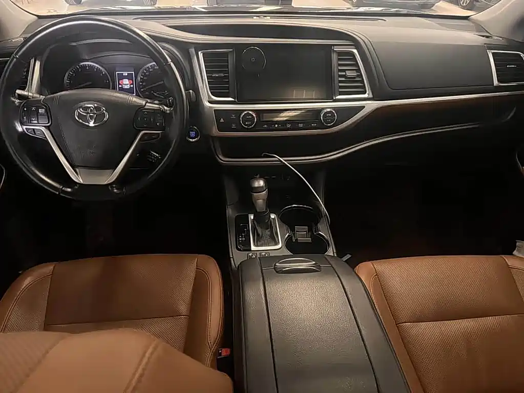 Toyota Highlander 2021 — фото 11