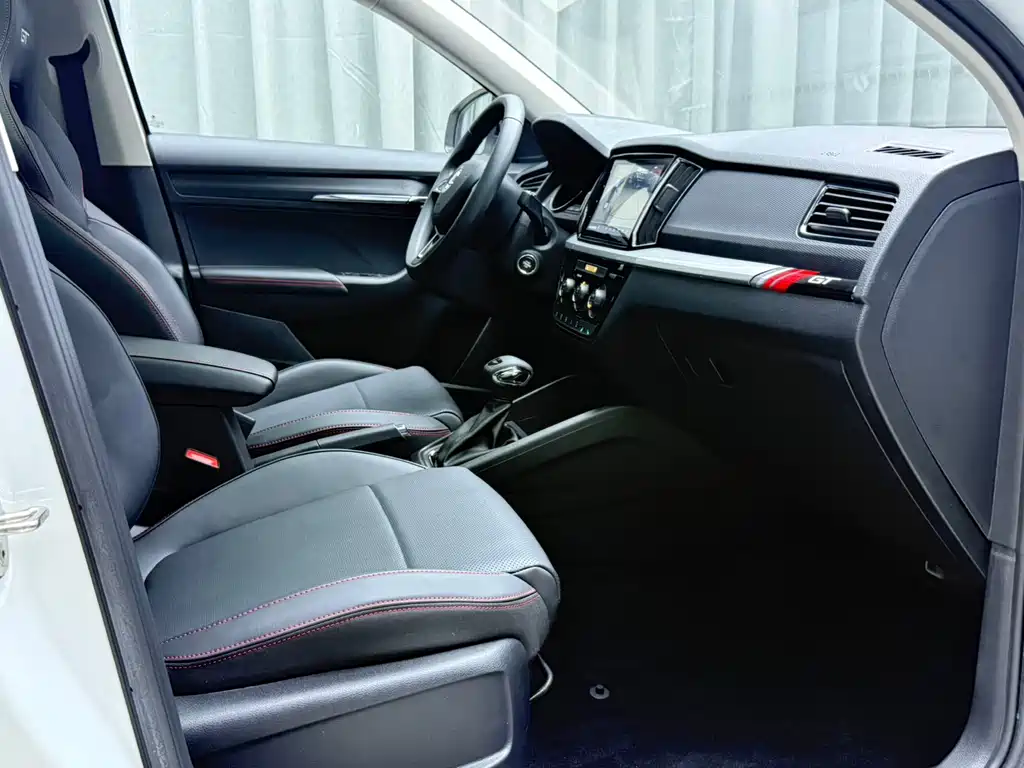 Skoda Kamiq 2023 — фото 18