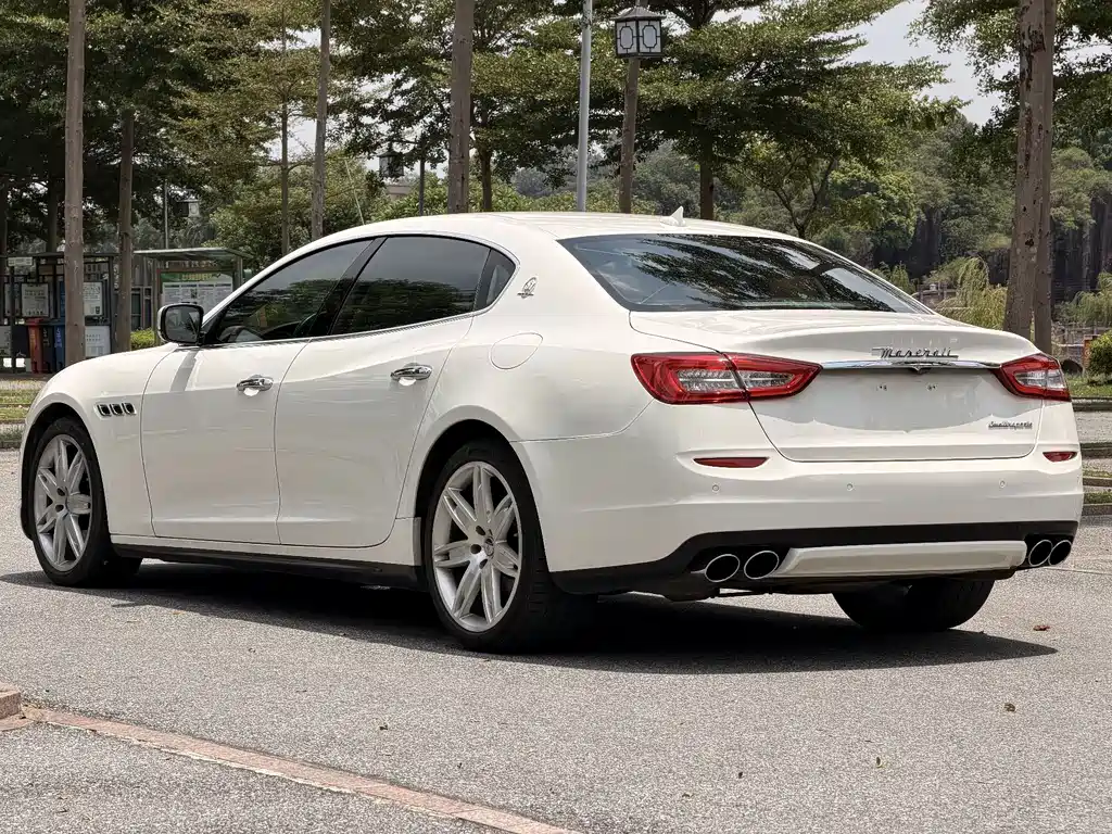 Maserati Quattroporte 2016 — фото 9