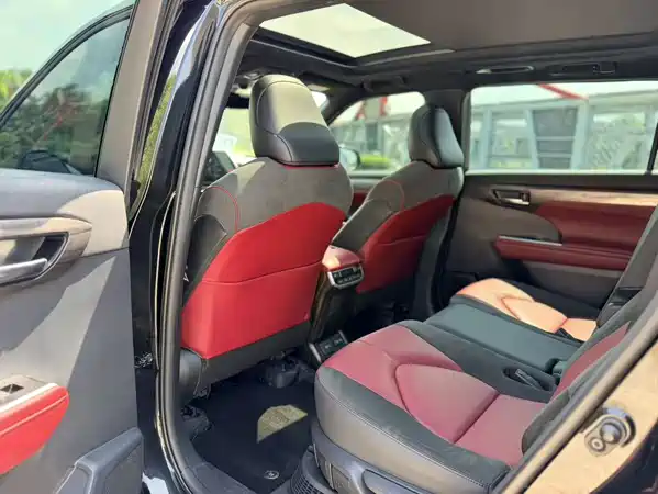 Toyota Crown Kluger 2025