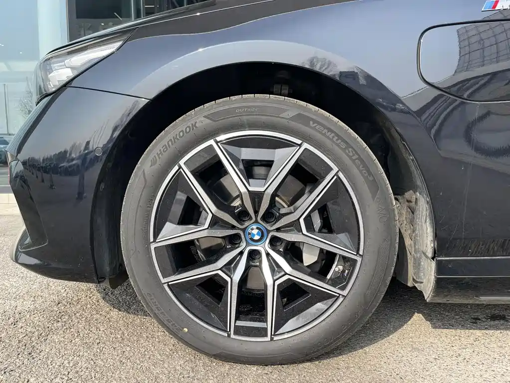 BMW i5 2025 — фото 9