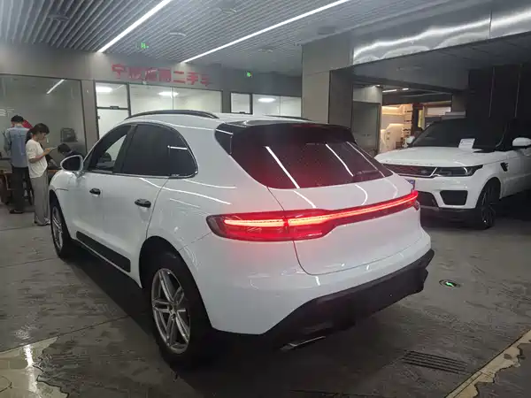 Porsche Macan 2021