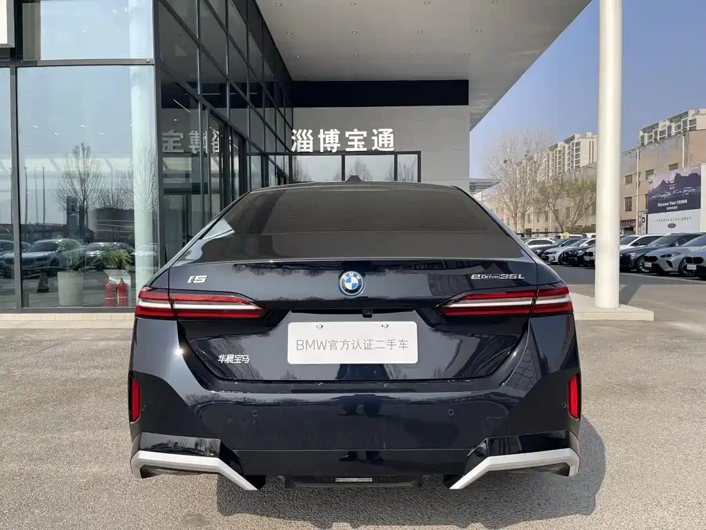 BMW i5 2025 — фото 8