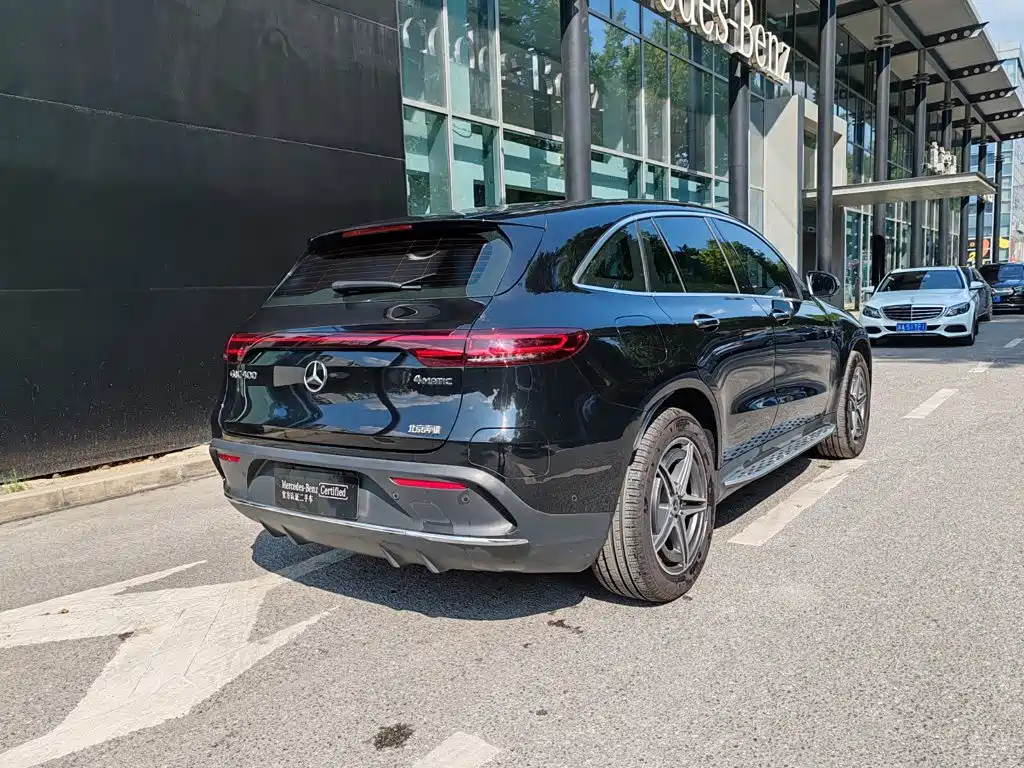 Mercedes-Benz EQC 2022 — фото 4