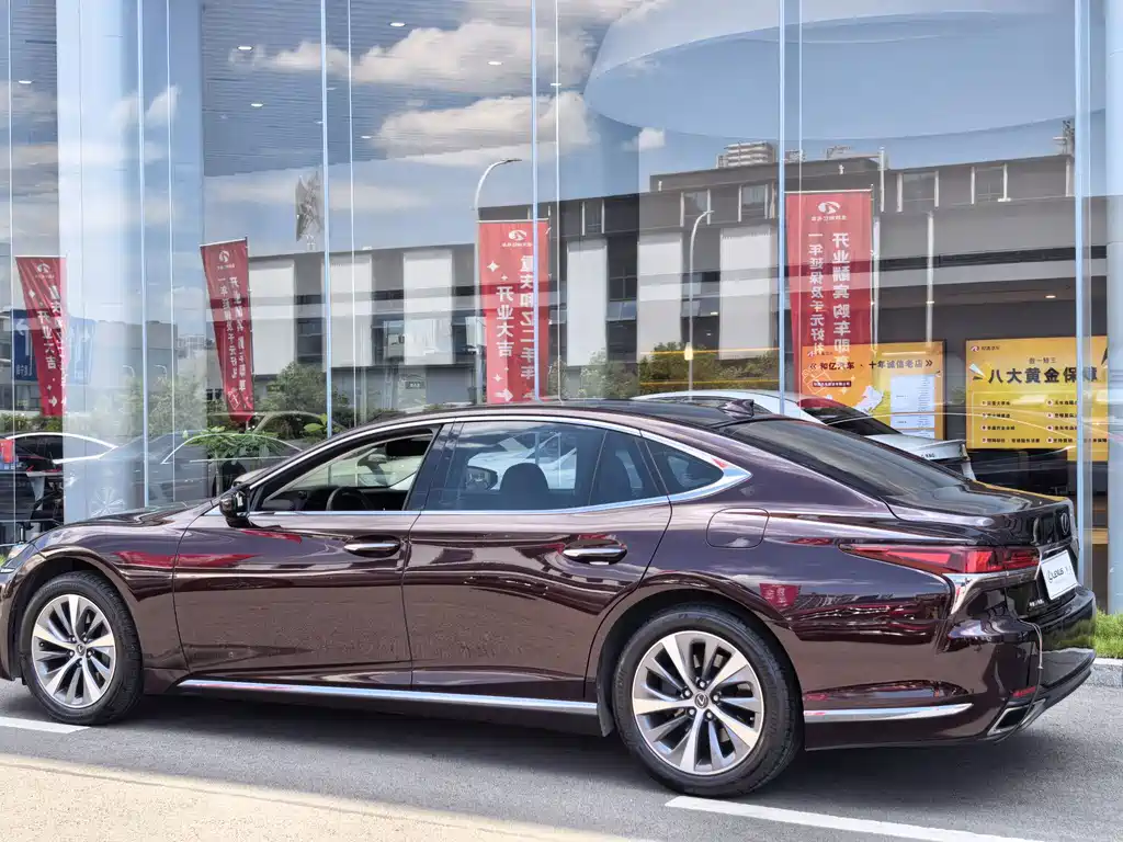 Lexus LS 2019 — фото 14